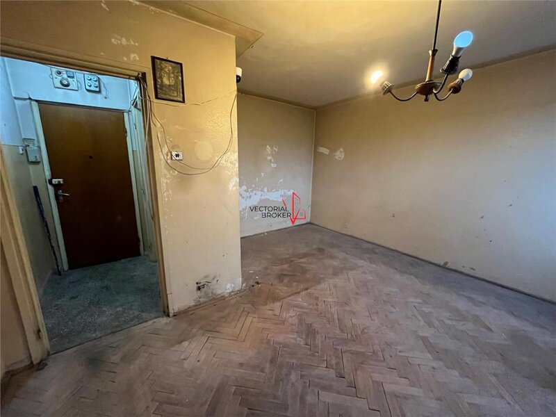 Titan Piata Minis Garsoniera bloc mixt curat